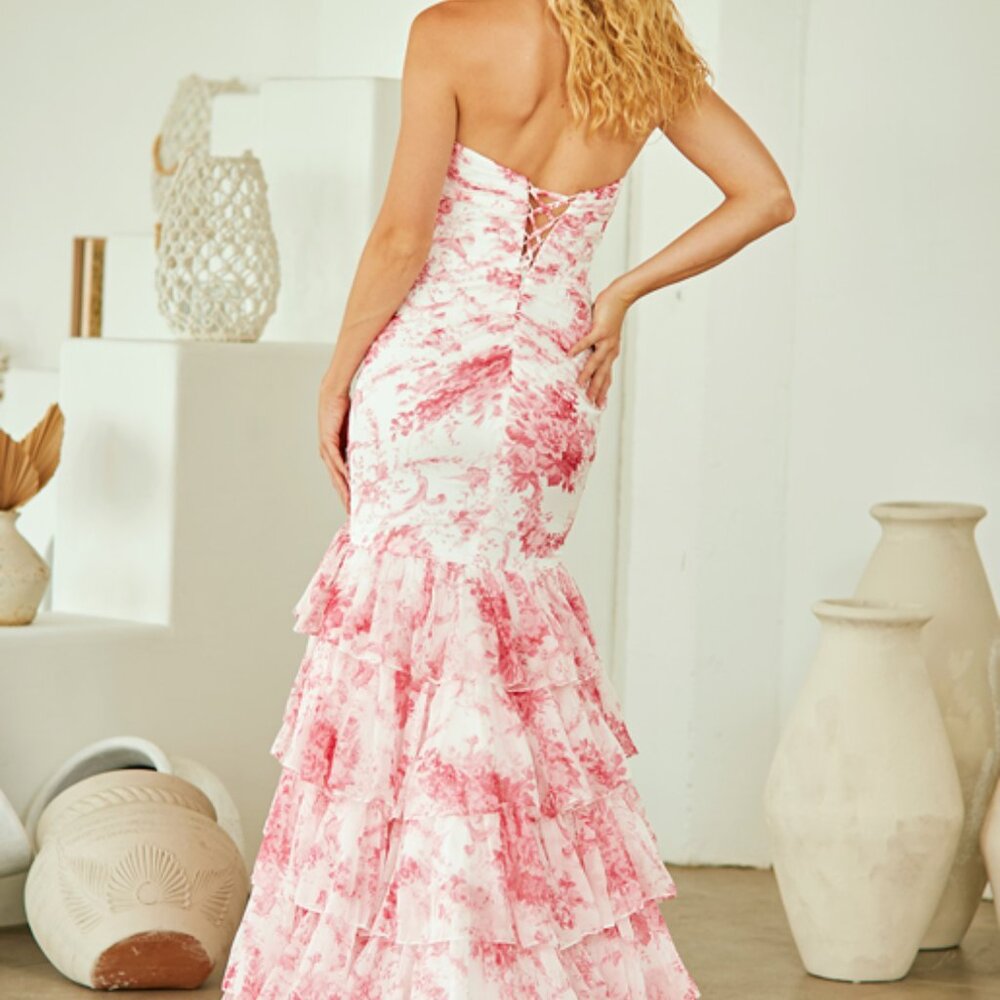 Anneke - Picture 2 of 8